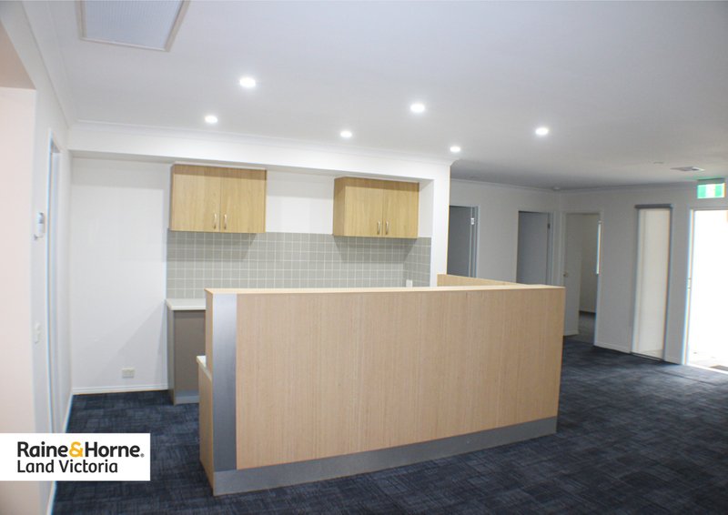 Photo - 169 Dunnings Road, Point Cook VIC 3030 - Image 3
