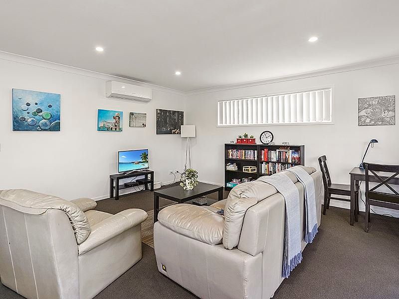 Photo - 16/9 Houghton Street, Petrie QLD 4502 - Image 2