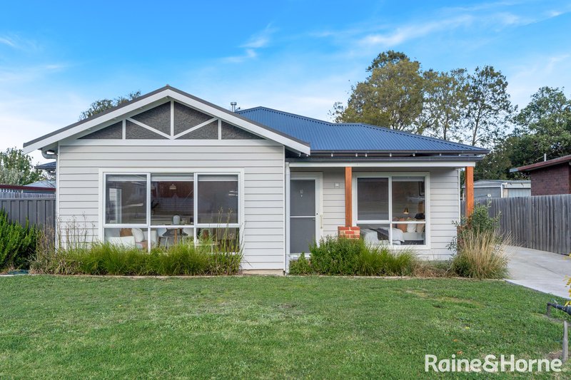 Photo - 1/69 Mahoneys Road, Riddells Creek VIC 3431 - Image 1