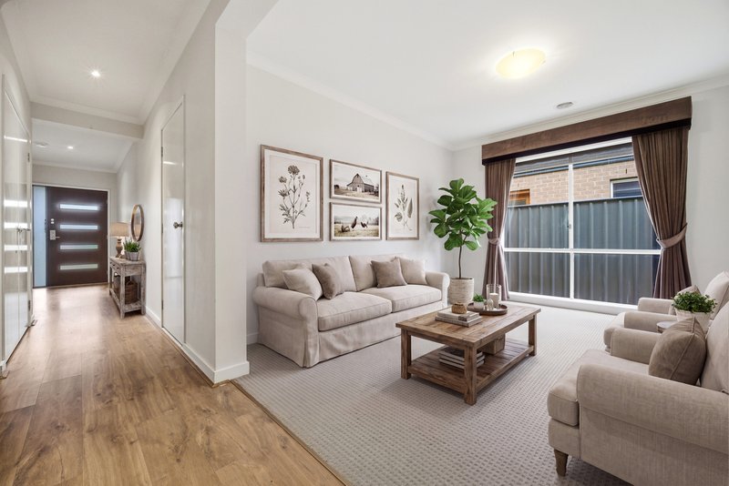 Photo - 169 Selandra Boulevard, Clyde North VIC 3978 - Image 4