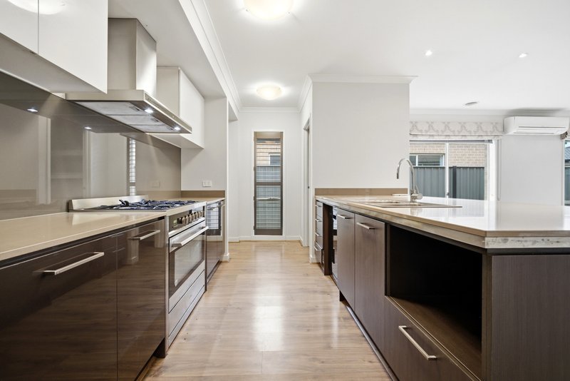 Photo - 169 Selandra Boulevard, Clyde North VIC 3978 - Image 5