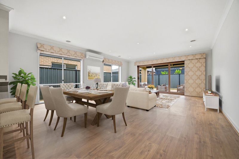 Photo - 169 Selandra Boulevard, Clyde North VIC 3978 - Image 8