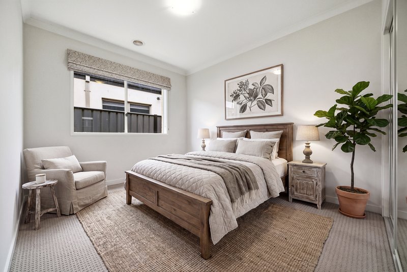 Photo - 169 Selandra Boulevard, Clyde North VIC 3978 - Image 11