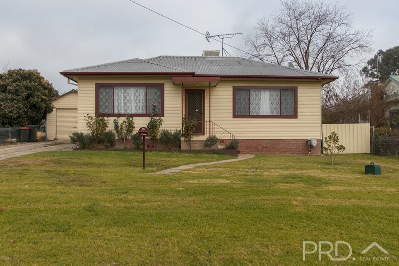 Photo - 169 Simpson Street, Tumut NSW 2720 - Image 2