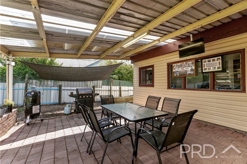 Photo - 169 Simpson Street, Tumut NSW 2720 - Image 2