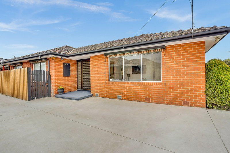 Photo - 1/69 Wattleglen Street, Craigieburn VIC 3064 - Image 3