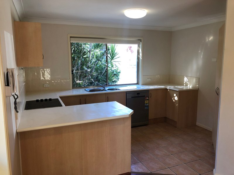 Photo - 16/94-100 Pohlman Street, Southport QLD 4215 - Image 7