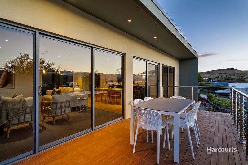 Photo - 1/698 Oceana Drive, Tranmere TAS 7018 - Image 5