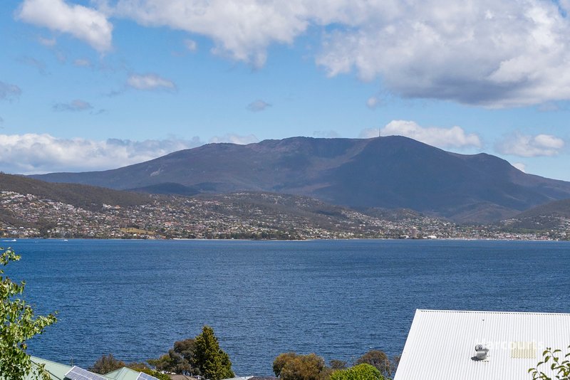 Photo - 1/698 Oceana Drive, Tranmere TAS 7018 - Image 6