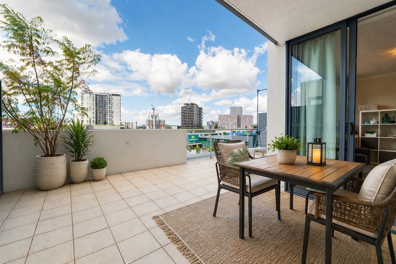 Photo - 169/803 Stanley Street, Woolloongabba QLD 4102 - Image 1