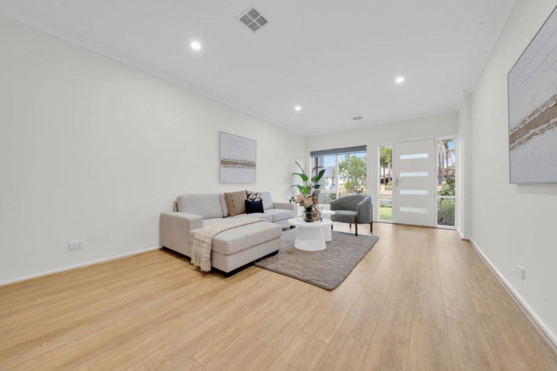 Photo - 16A & 16B Taranto Drive, Noble Park VIC 3174 - Image 5