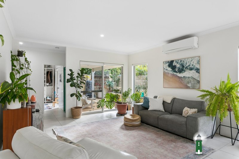 Photo - 16A Egeus Way, Coolbellup WA 6163 - Image 7