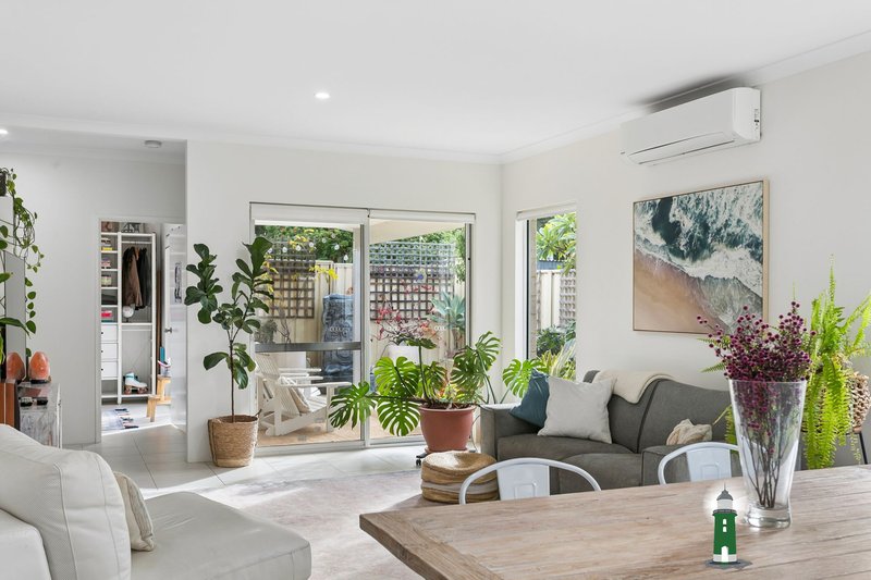 Photo - 16A Egeus Way, Coolbellup WA 6163 - Image 10