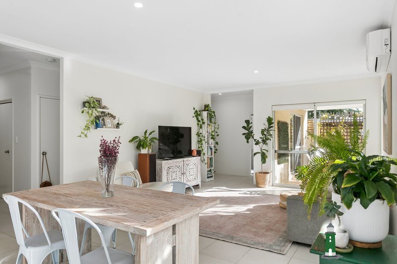 Photo - 16A Egeus Way, Coolbellup WA 6163 - Image 11