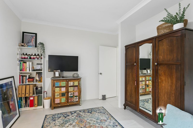 Photo - 16A Egeus Way, Coolbellup WA 6163 - Image 16