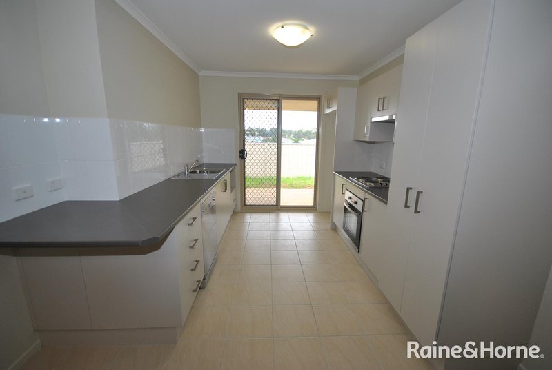 Photo - 16a Kauri Street, Worrigee NSW 2540 - Image 3