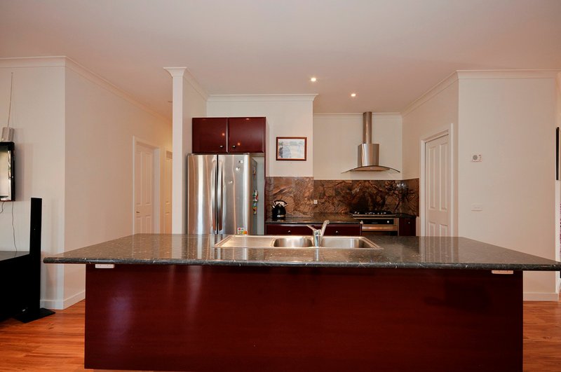 Photo - 16A Loch Street, Kilsyth VIC 3137 - Image 7