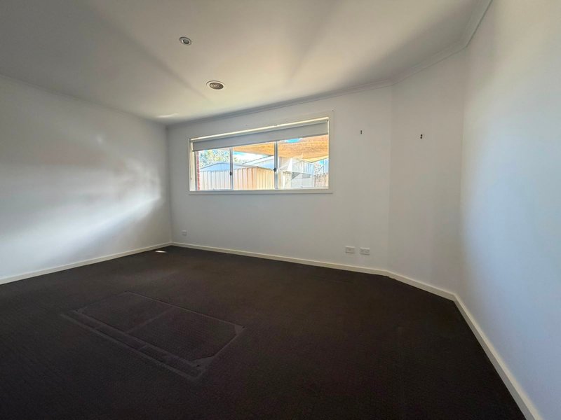 Photo - 16A Manningtree Parade, Craigieburn VIC 3064 - Image 8