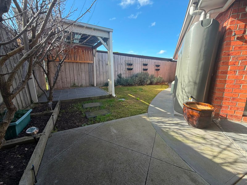 Photo - 16A Manningtree Parade, Craigieburn VIC 3064 - Image 11