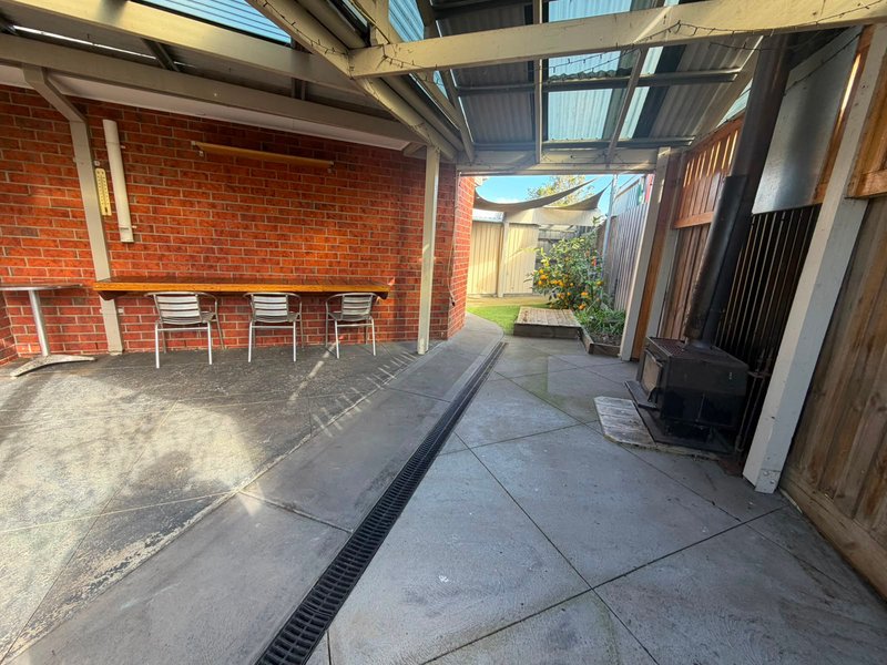 Photo - 16A Manningtree Parade, Craigieburn VIC 3064 - Image 12