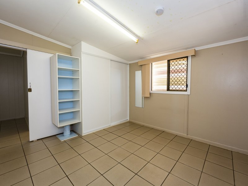 Photo - 16A Stanley Street, Mount Isa QLD 4825 - Image 11