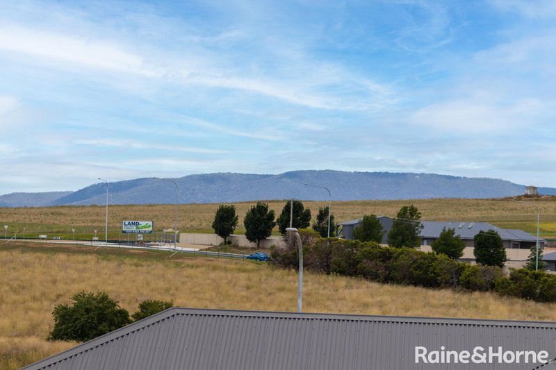 Photo - 16A Wallace Way, Kelso NSW 2795 - Image 4