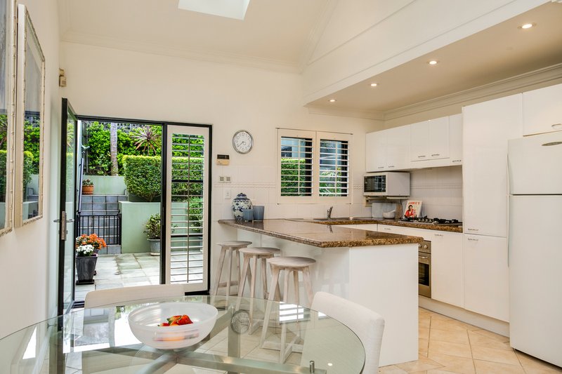 Photo - 16a Willyama Avenue, Fairlight NSW 2094 - Image 9