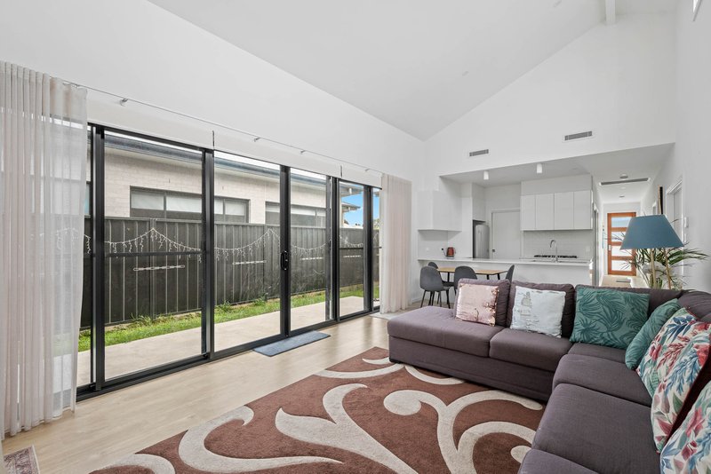 Photo - 16B Madeleine Drive, Goulburn NSW 2580 - Image 2
