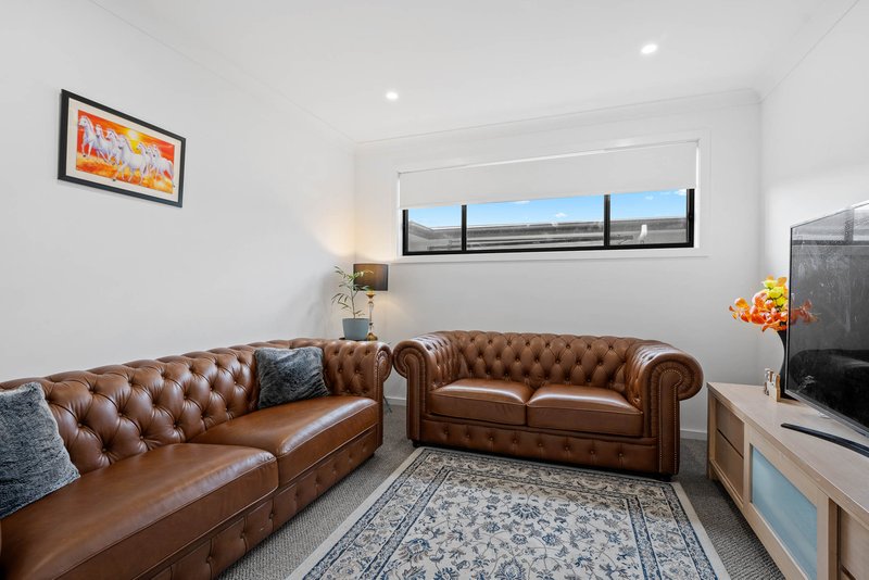 Photo - 16B Madeleine Drive, Goulburn NSW 2580 - Image 5