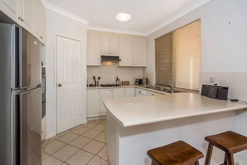 Photo - 16b Zlinya Circle, Spearwood WA 6163 - Image 7