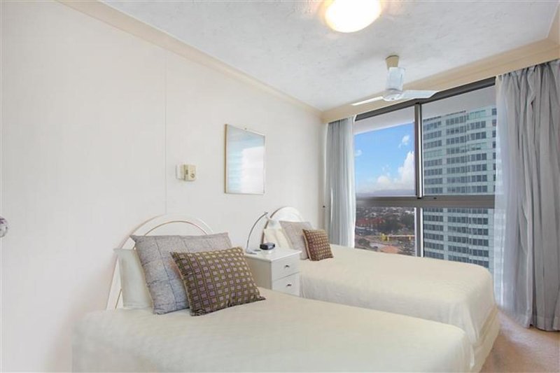 Photo - 16E/5 Clifford Street, Surfers Paradise QLD 4217 - Image 6