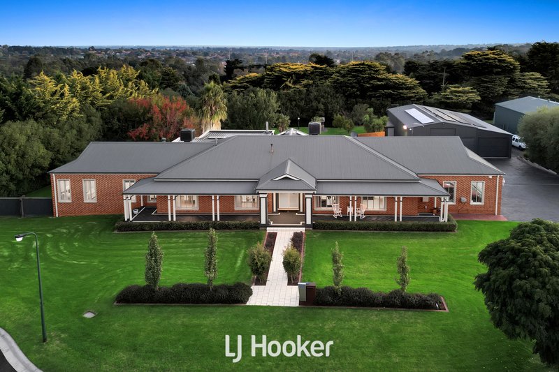 Photo - 17-18 Hilton Court, Narre Warren North VIC 3804 - Image 3