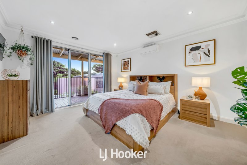 Photo - 17-18 Hilton Court, Narre Warren North VIC 3804 - Image 11