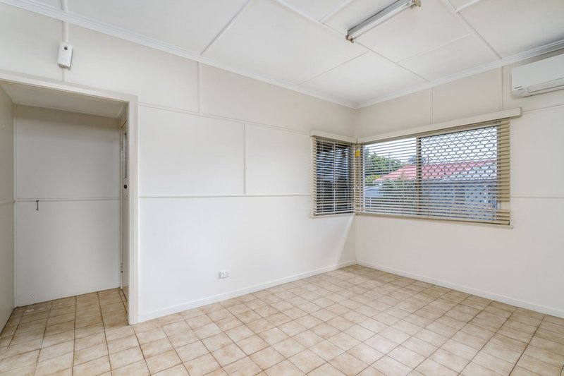 Photo - 17-19 Ellis Street, Wilsonton QLD 4350 - Image 6