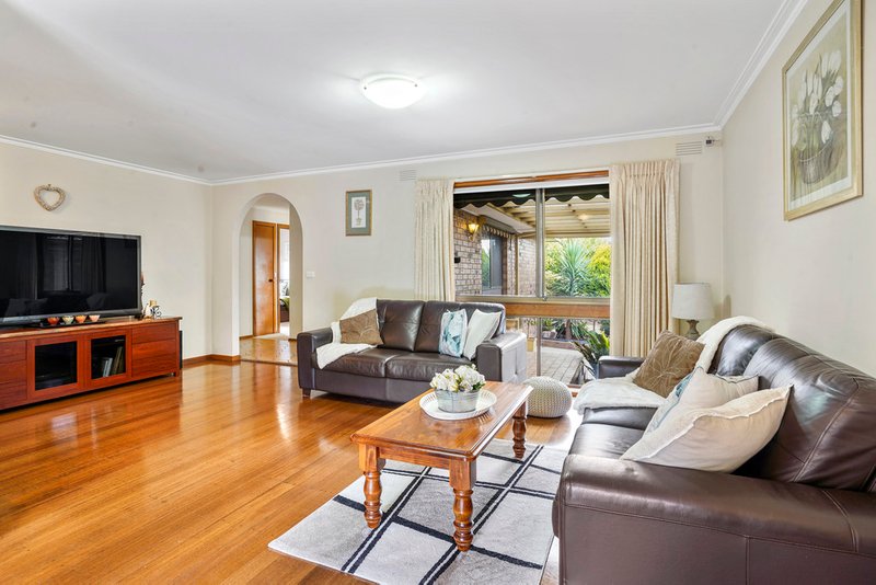 Photo - 17 Aberdeen Drive, Dandenong North VIC 3175 - Image 2