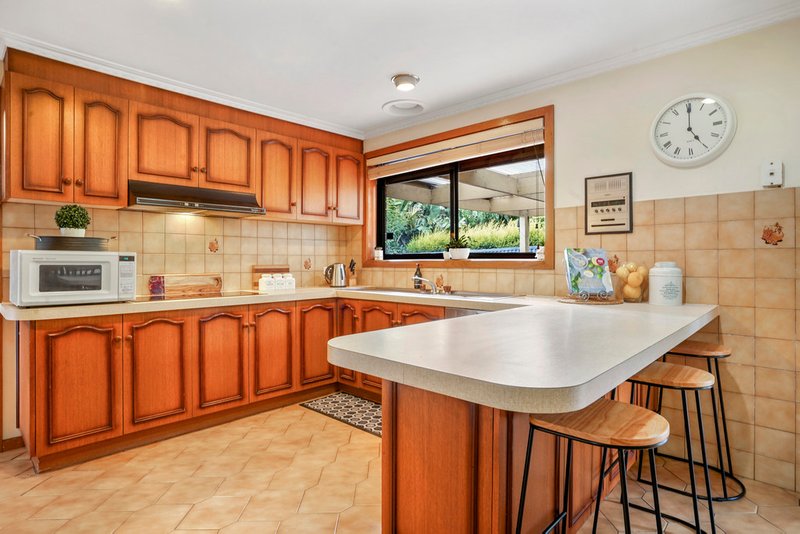 Photo - 17 Aberdeen Drive, Dandenong North VIC 3175 - Image 3