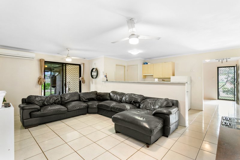 Photo - 17 Aberfoyle Drive, Deception Bay QLD 4508 - Image 2