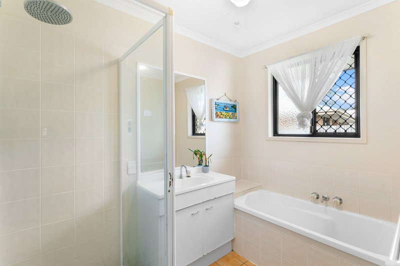 Photo - 17 Aberfoyle Drive, Deception Bay QLD 4508 - Image 5