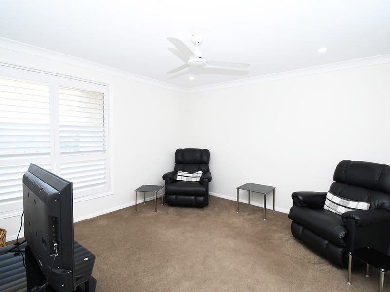 Photo - 17 Abode Way, Kawungan QLD 4655 - Image 2