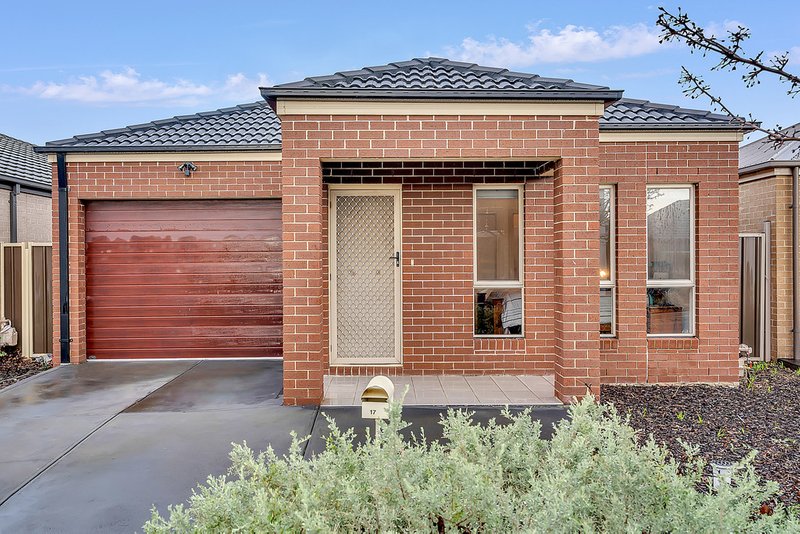 Photo - 17 Acland Street, Craigieburn VIC 3064 - Image 2