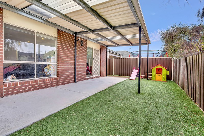 Photo - 17 Acland Street, Craigieburn VIC 3064 - Image 8