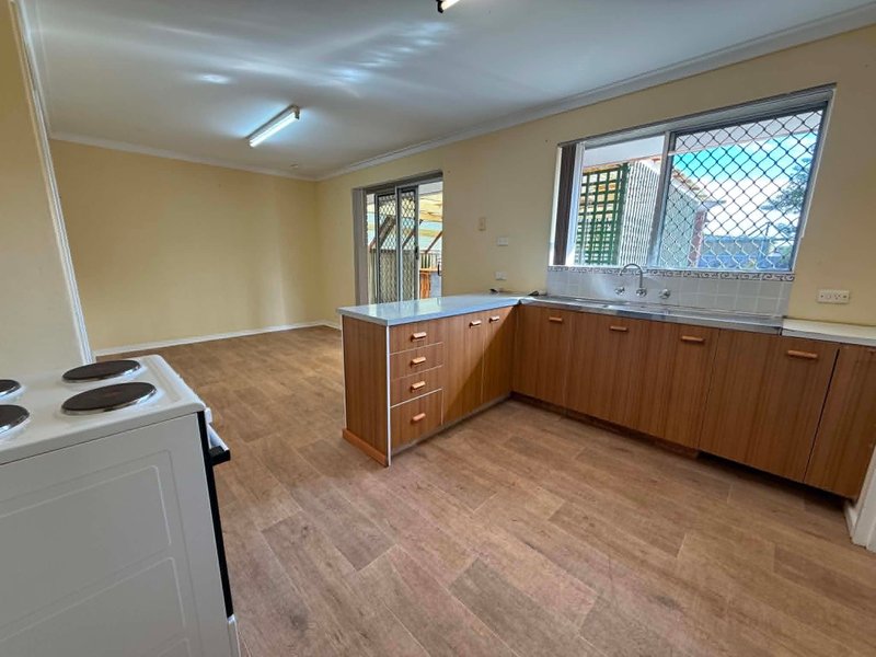 Photo - 17 Adina Way, Rockingham WA 6168 - Image 4