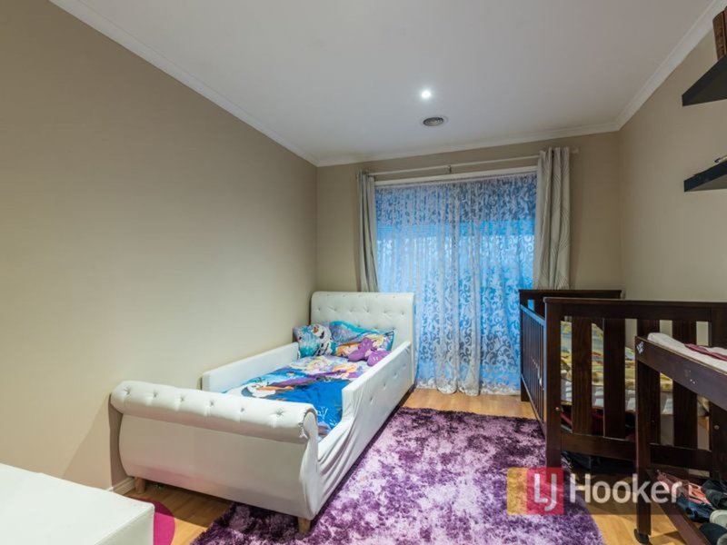 Photo - 17 Ainsleigh Court, Narre Warren VIC 3805 - Image 9