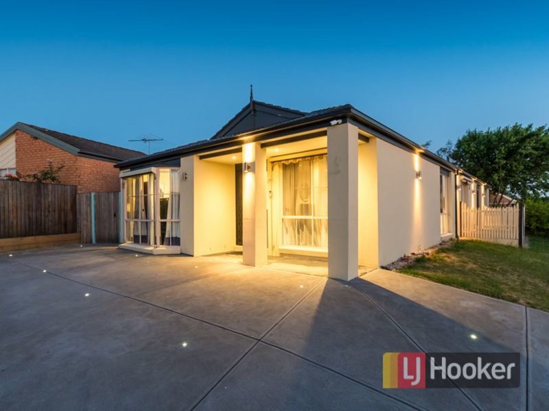 Photo - 17 Ainsleigh Court, Narre Warren VIC 3805 - Image 12