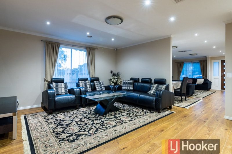 Photo - 17 Ainsleigh Court, Narre Warren VIC 3805 - Image 4