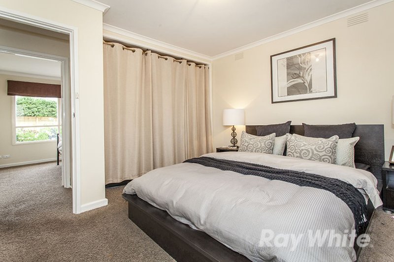 Photo - 17 Ainslie Drive, Wheelers Hill VIC 3150 - Image 8