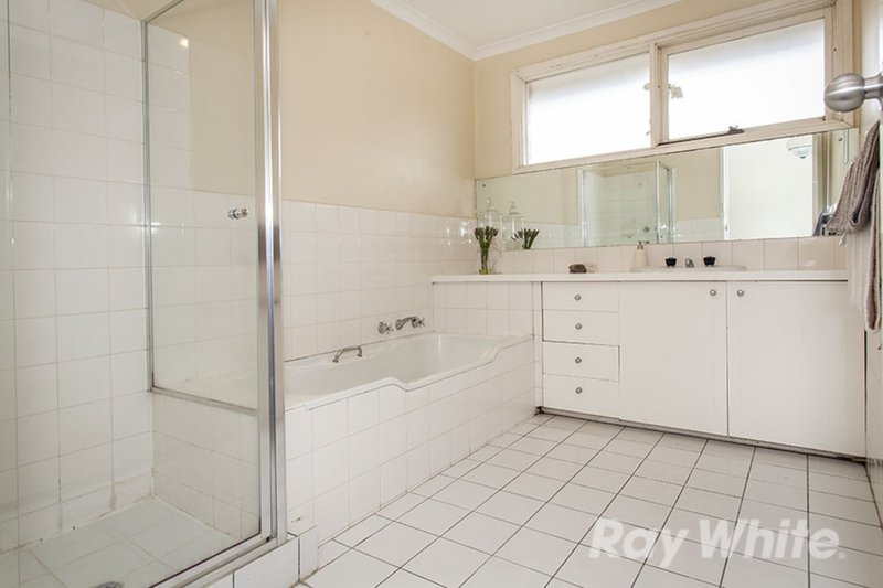 Photo - 17 Ainslie Drive, Wheelers Hill VIC 3150 - Image 9