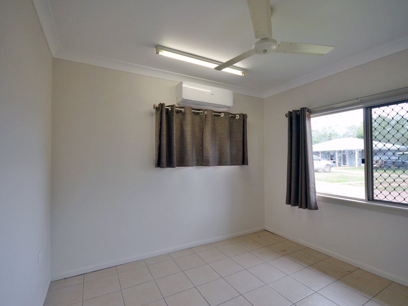 Photo - 1/7 Alakanum Court, Nanum QLD 4874 - Image 14