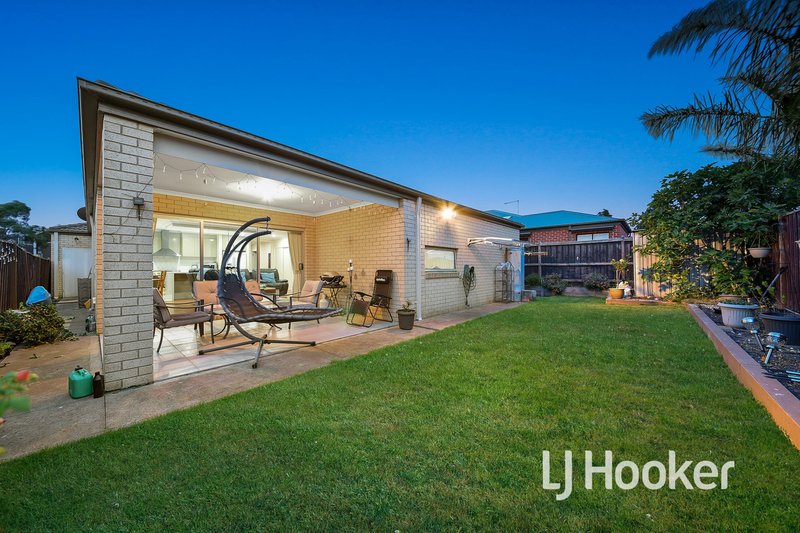 Photo - 17 Alarah Boulevard, Cranbourne West VIC 3977 - Image 15