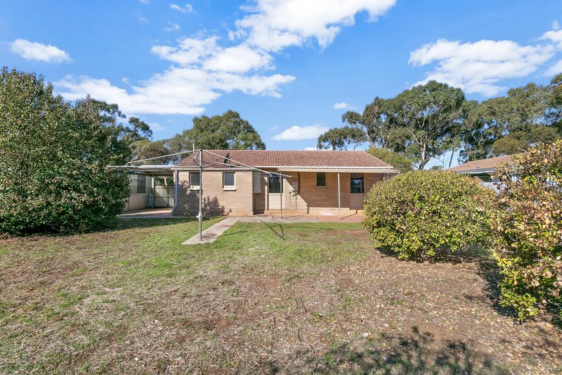 Photo - 17 Alawoona Road, Munno Para SA 5115 - Image 10